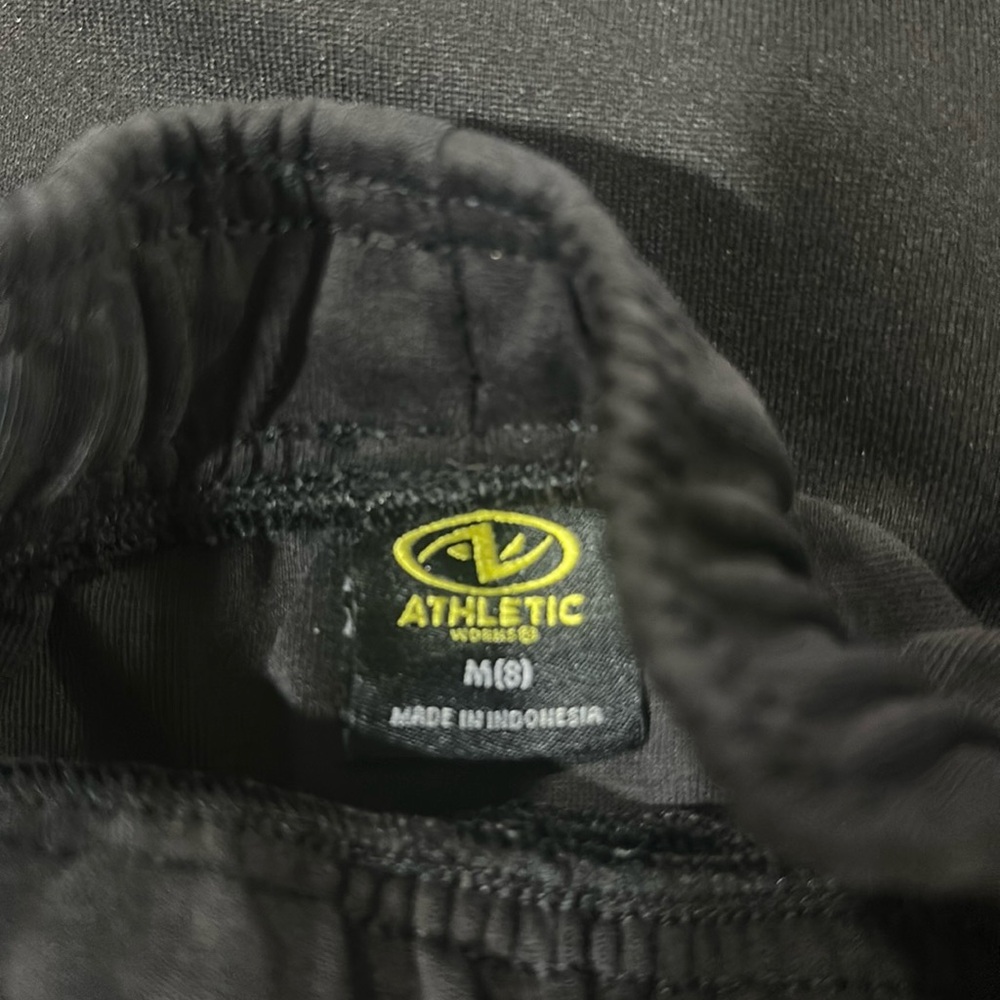 Black size medium (8) boys sweats.